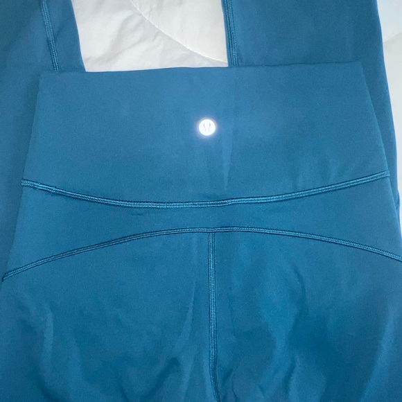 Lululemon In Movement Tight 25" *Everlux in Bermuda Teal Size 4 - Picture 8 of 13
